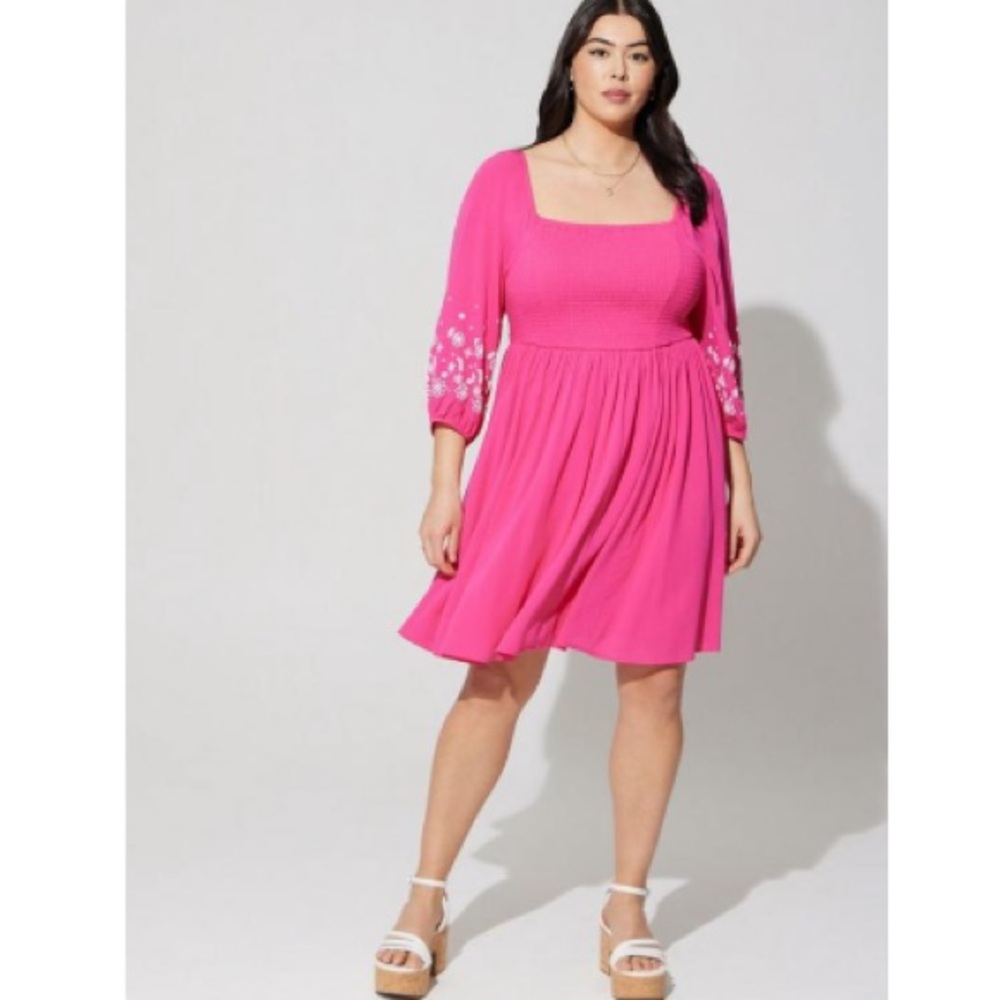 NWT Torrid Pink & Sexy Mini Crinkle Gauze Blouson Sleeve Dress - Picture 2 of 8